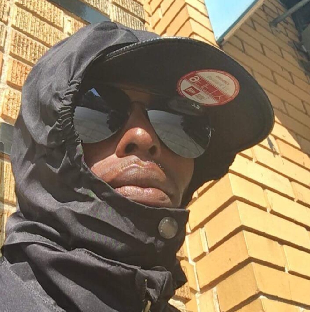 Meet your Posher, Troy